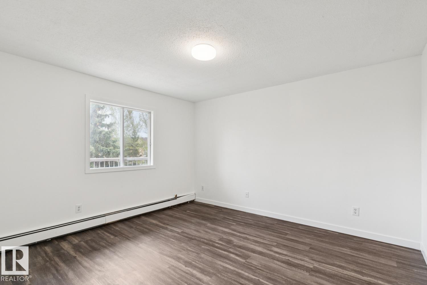 #411 9010 106 AV NW - 26