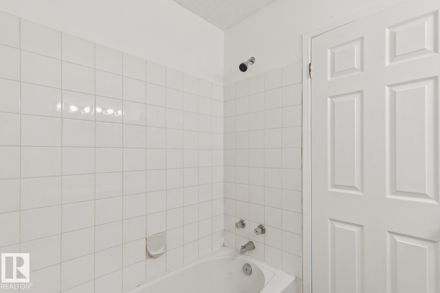 #411 9010 106 AV NW - 38