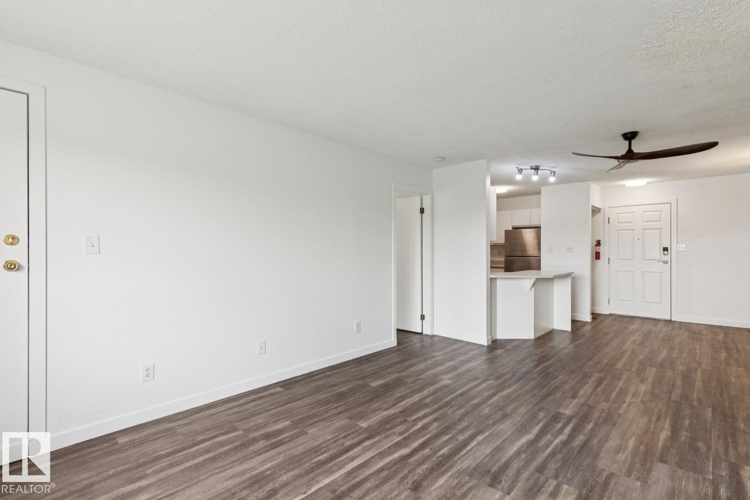 #411 9010 106 AV NW - 25