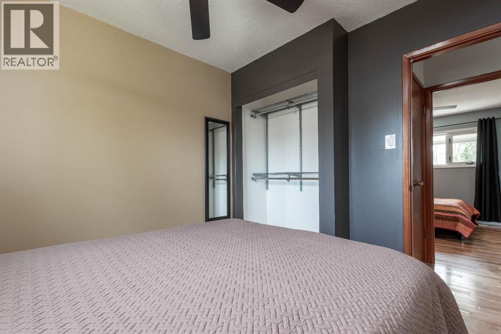10812 52 Avenue NW - 18