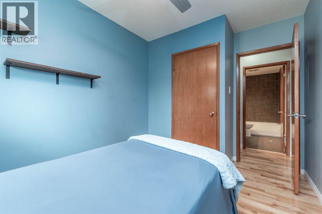 10812 52 Avenue NW - 22