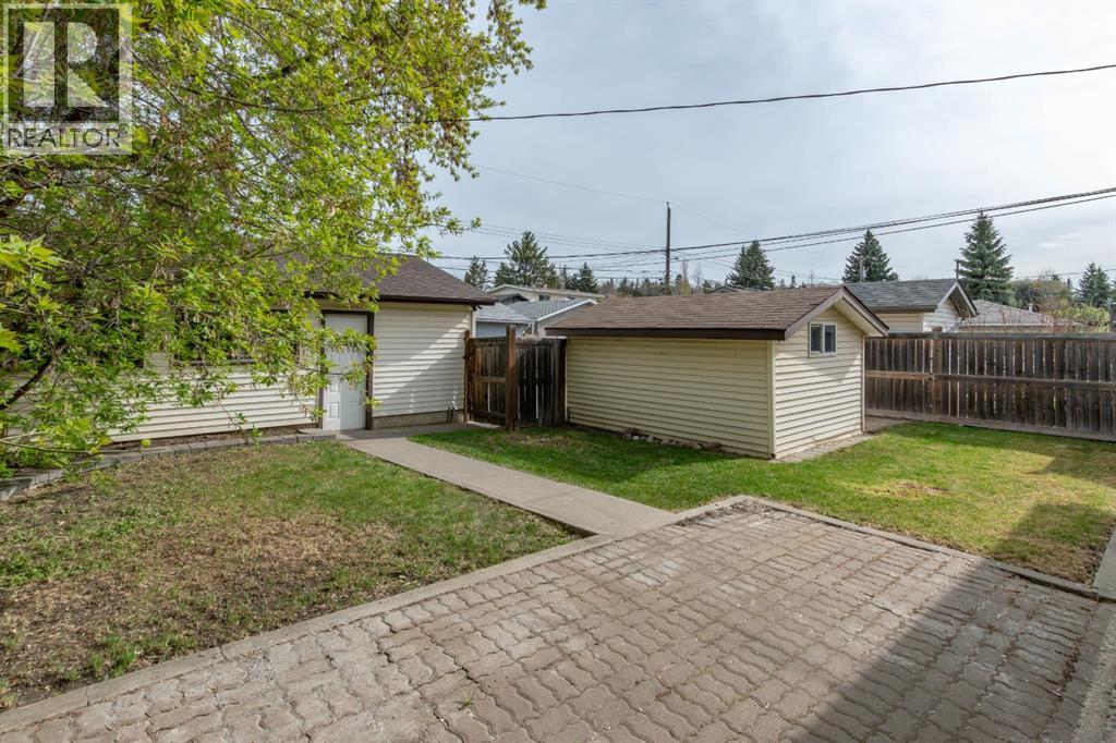10812 52 Avenue NW - 34