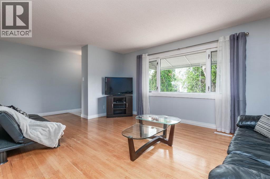 10812 52 Avenue NW - 6