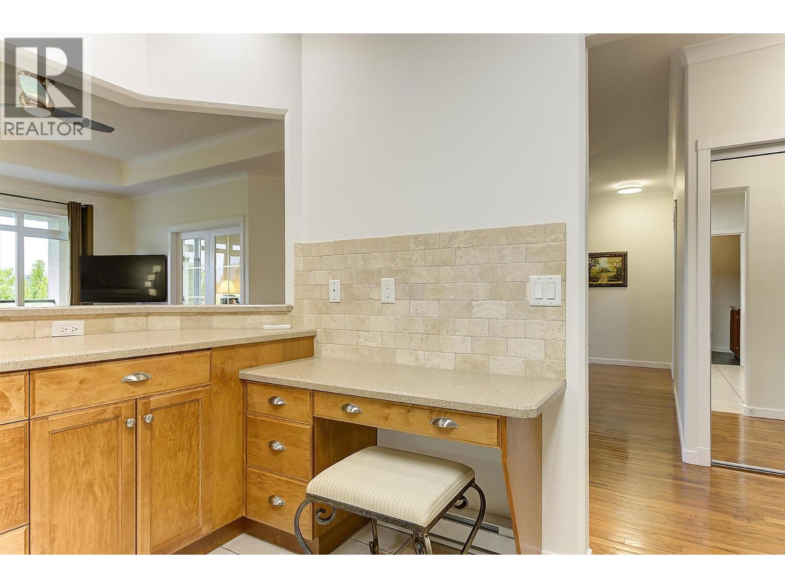 #402 307 Whitman Road - 19