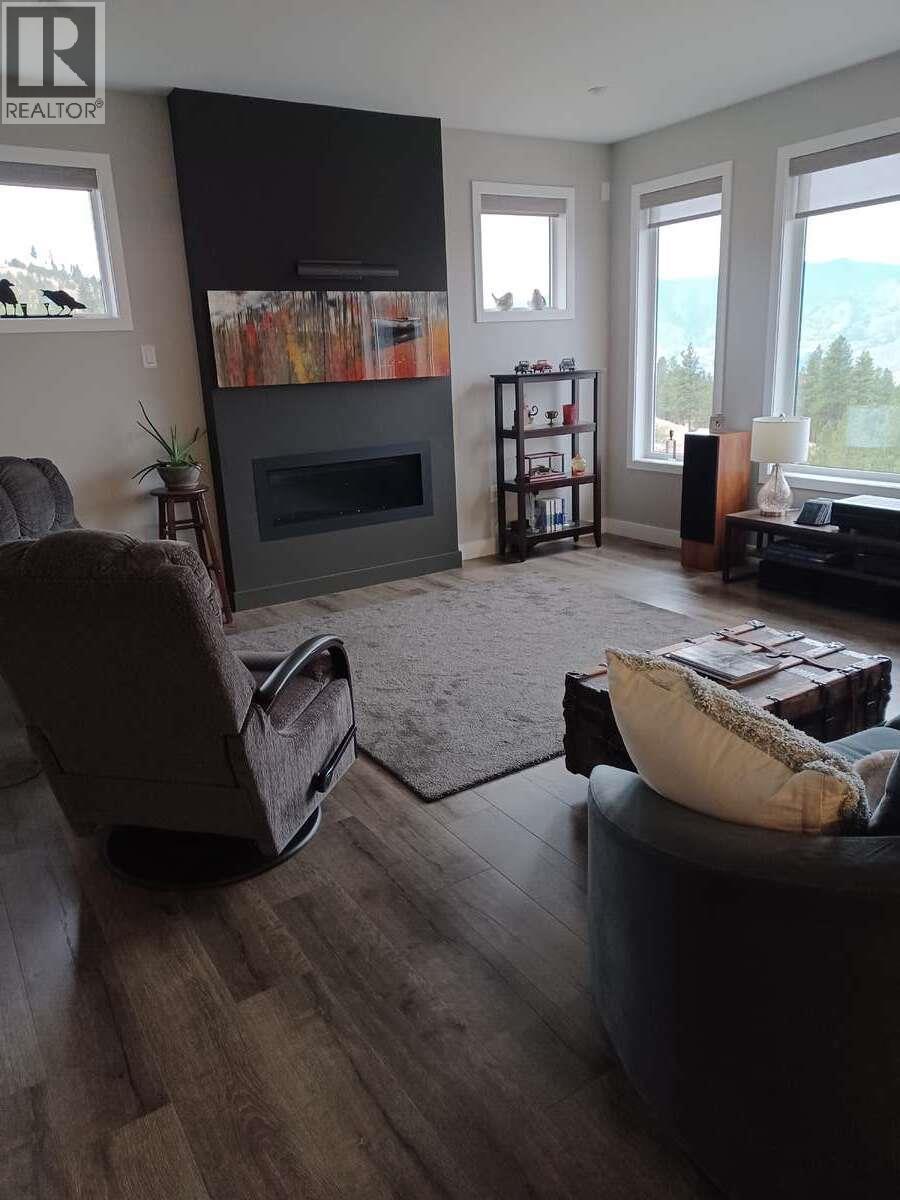 1120 HOLDEN Road, Penticton