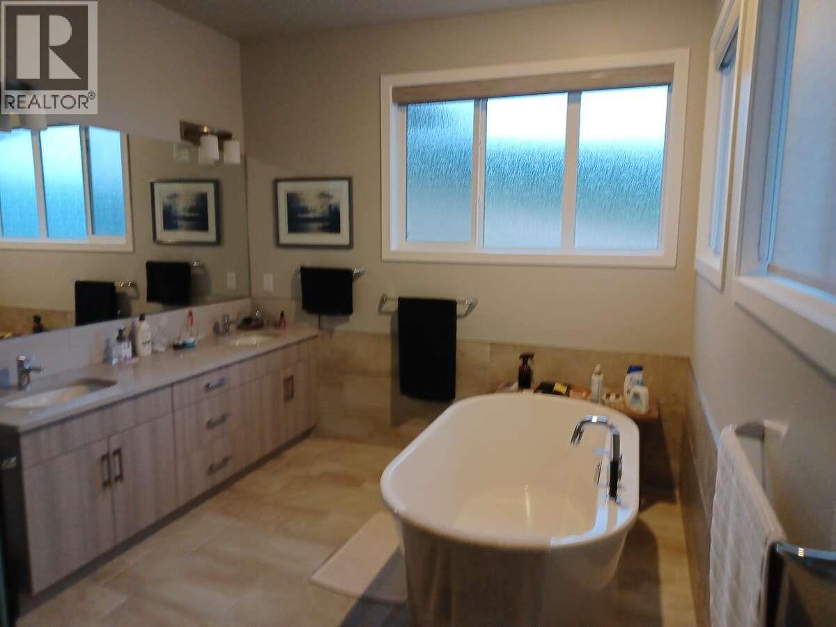 1120 HOLDEN Road, Penticton