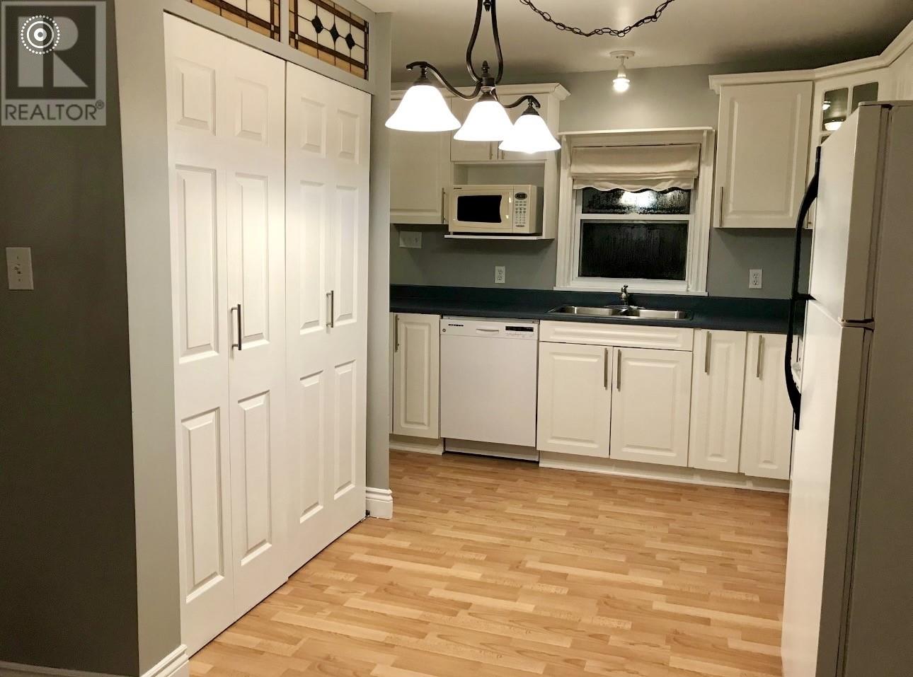 14 St Marks Avenue - 19