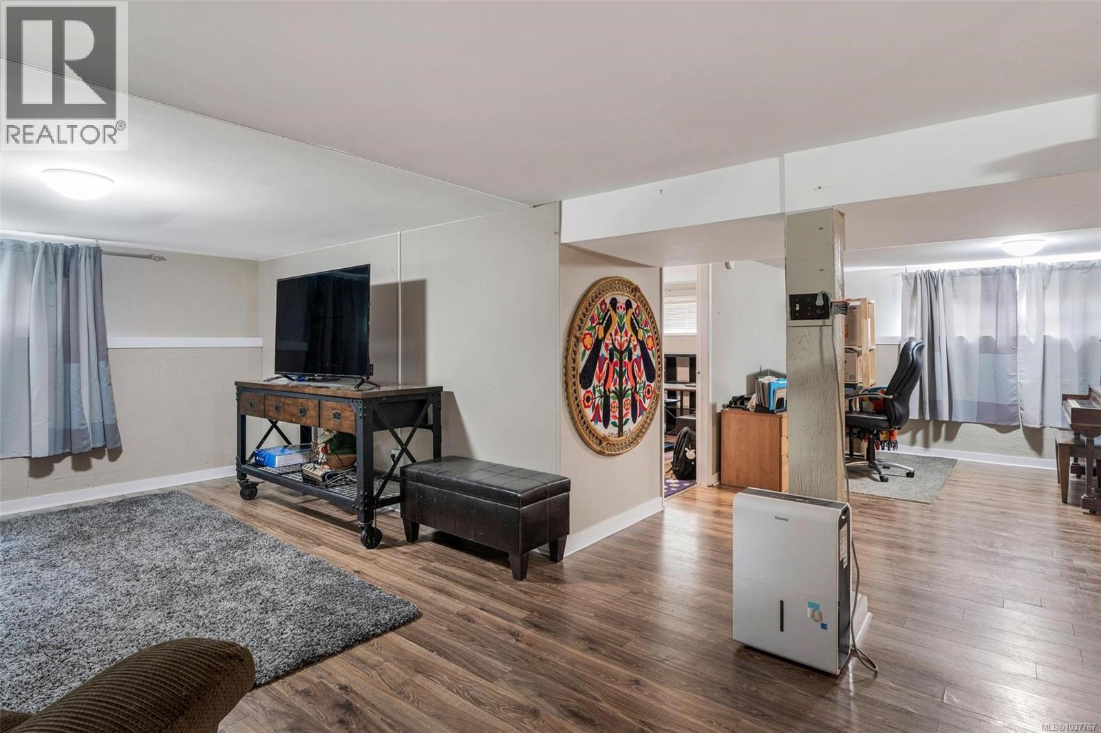 636 Coronation Ave - 23