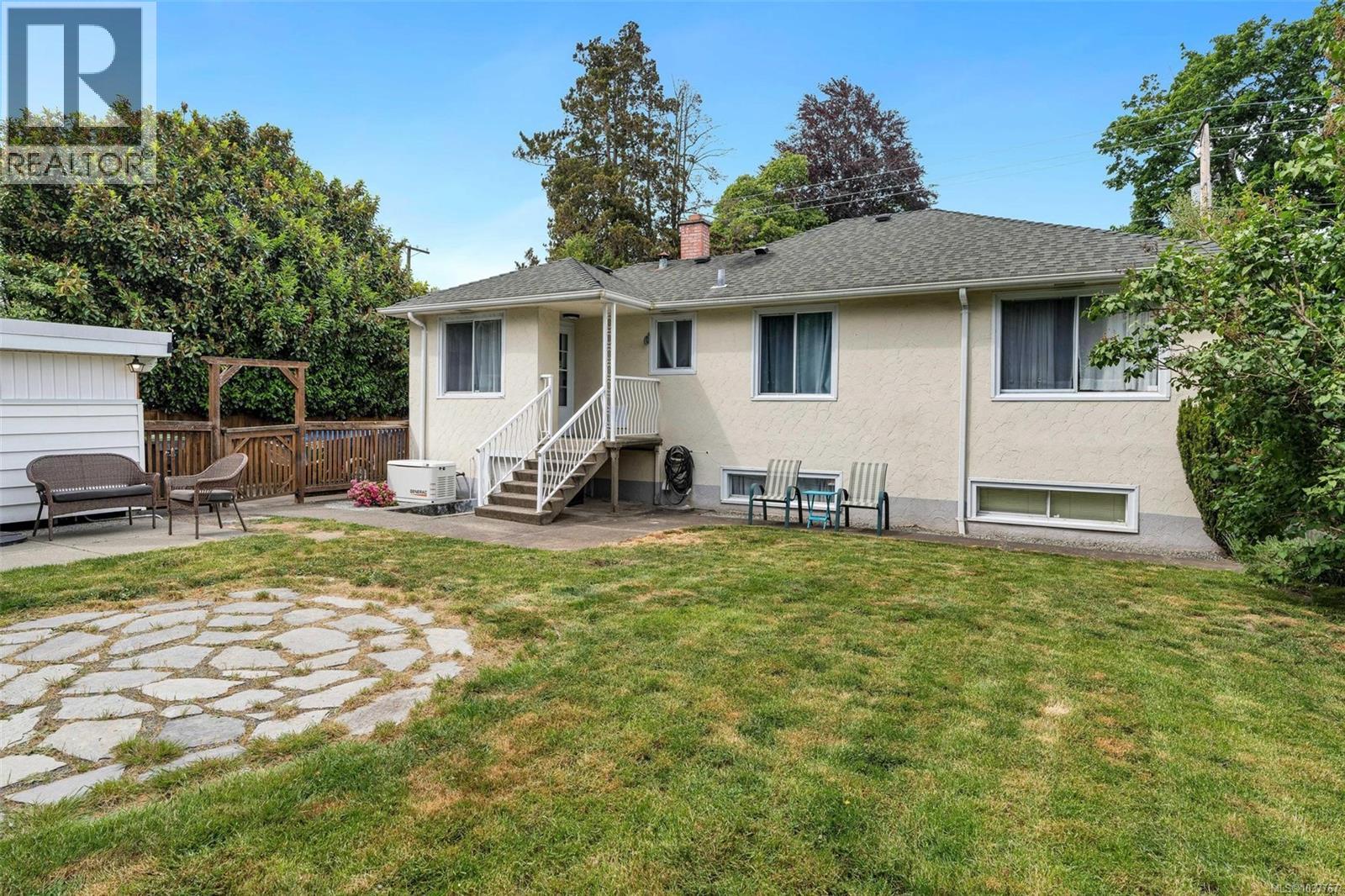 636 Coronation Ave - 33