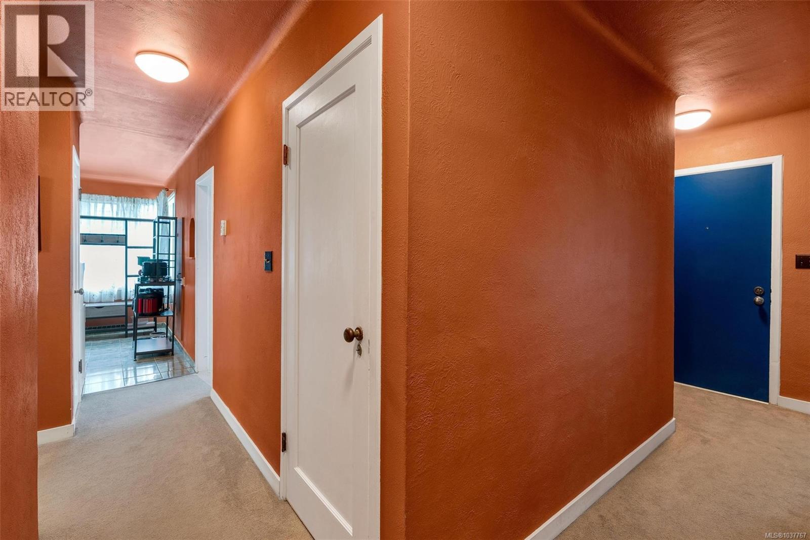 636 Coronation Ave - 7