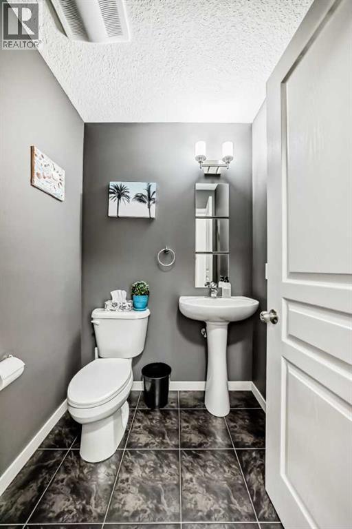 144 Copperpond Parade SE - 21