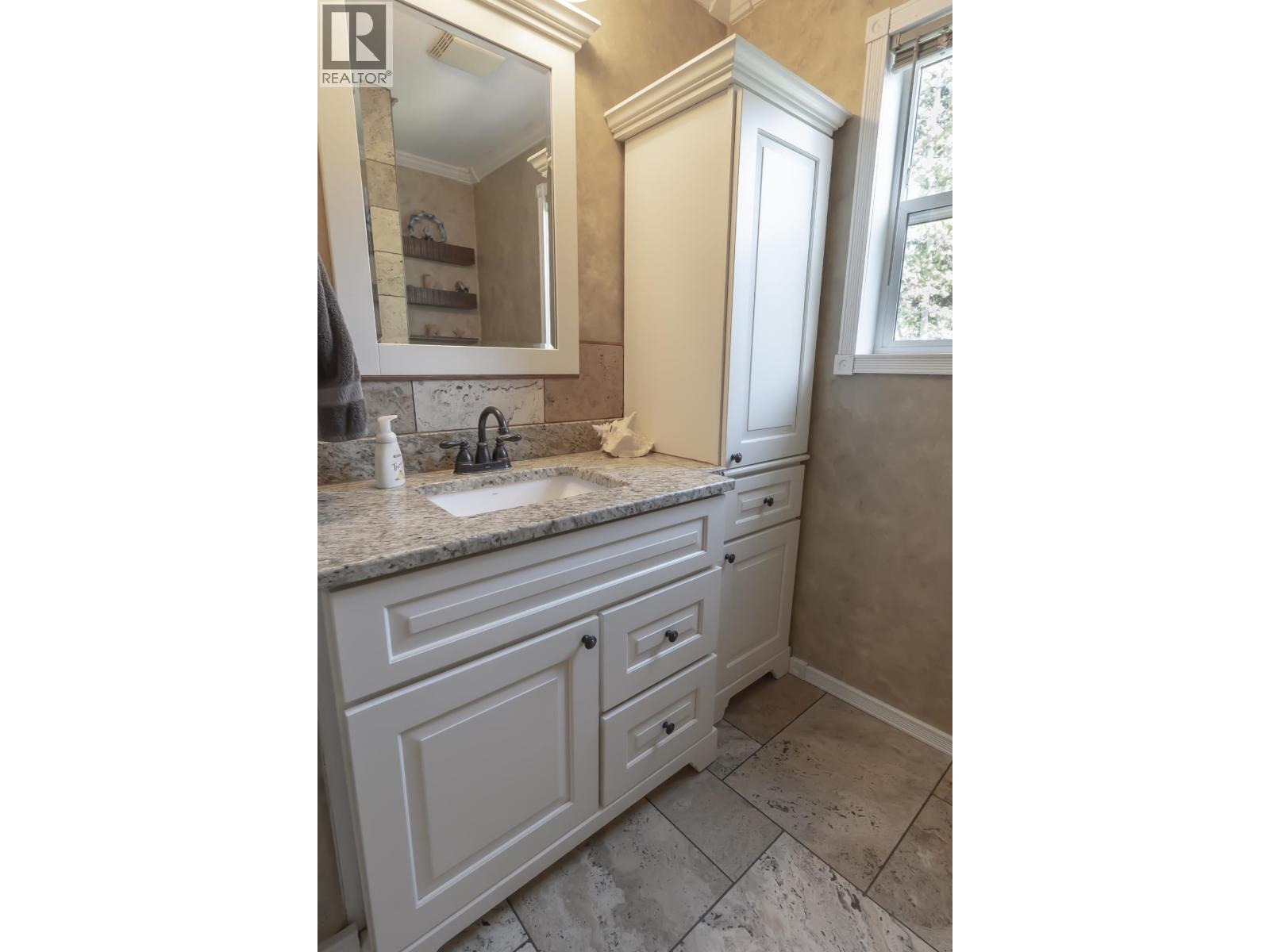 1275 ALDER AVENUE, Vanderhoof