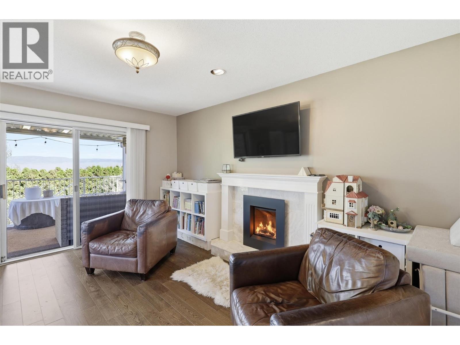1954 Stirling Drive - 25
