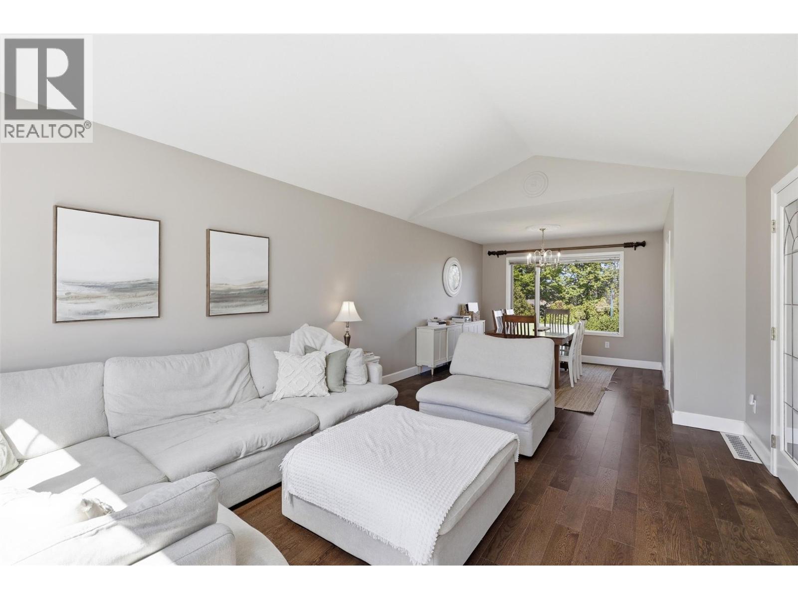 1954 Stirling Drive - 12