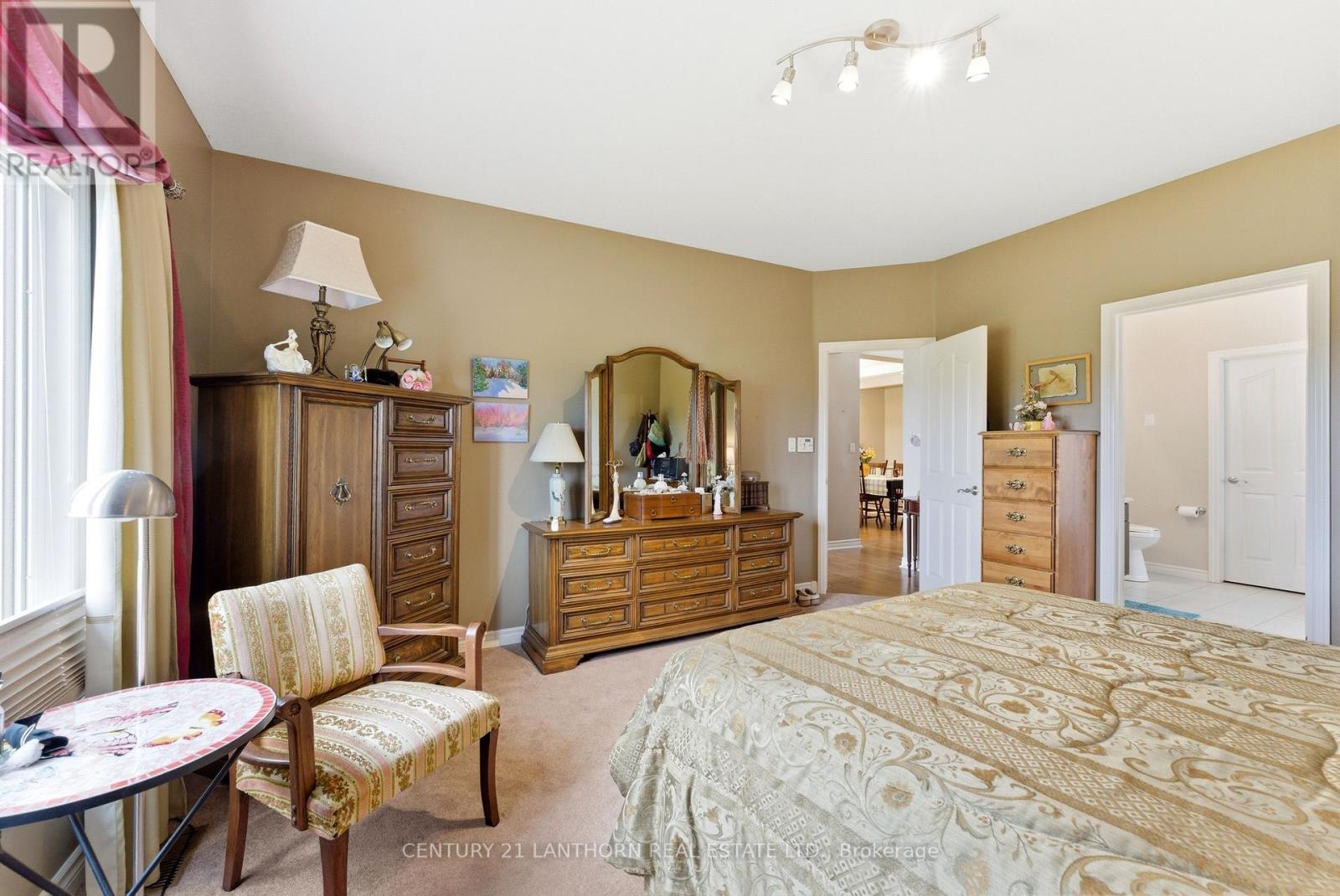 43 ALETHA DRIVE N - 19
