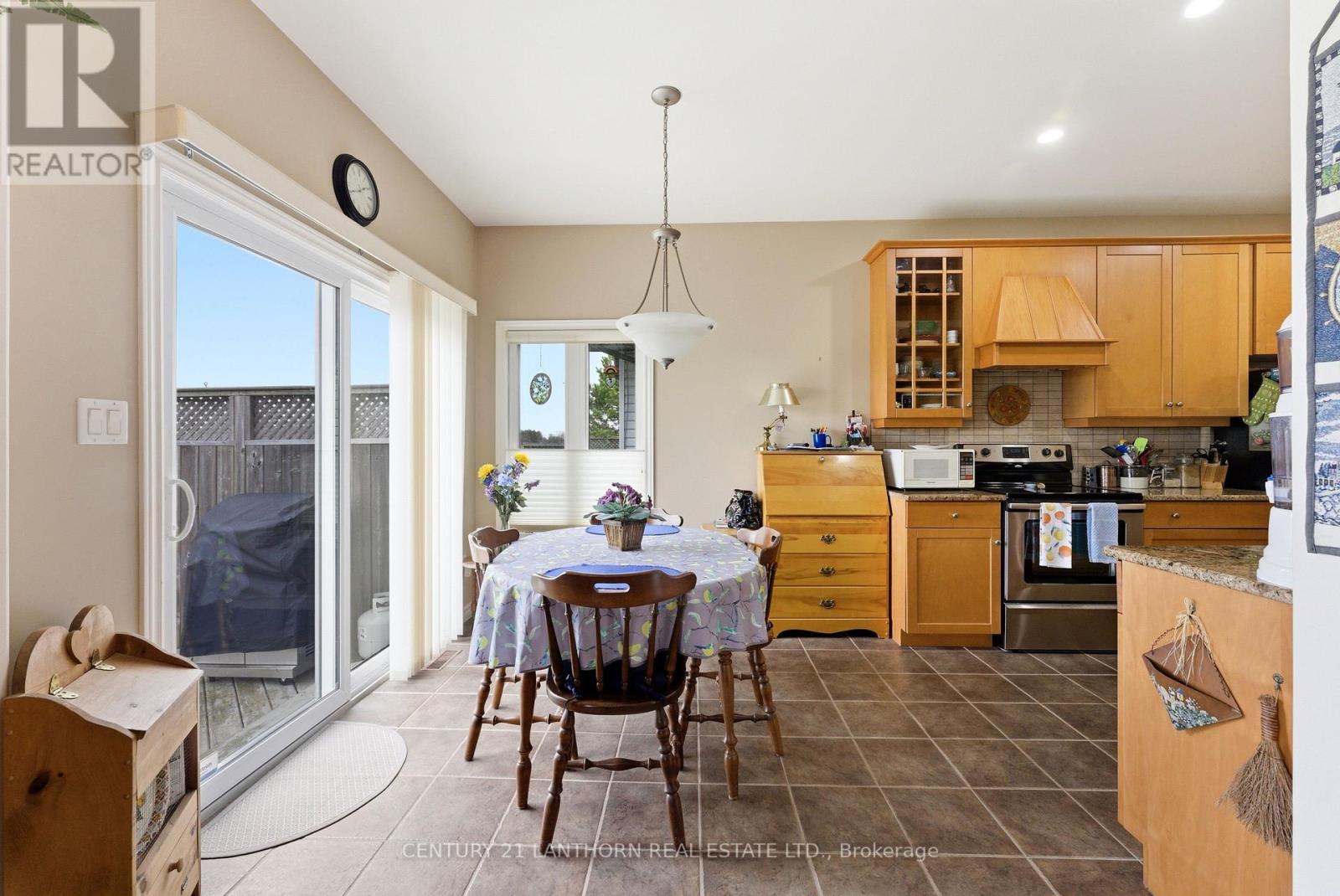 43 ALETHA DRIVE N - 14
