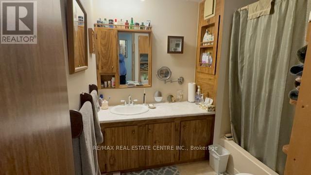 21 MAPLE GROVE VILLAGE ROAD - 16
