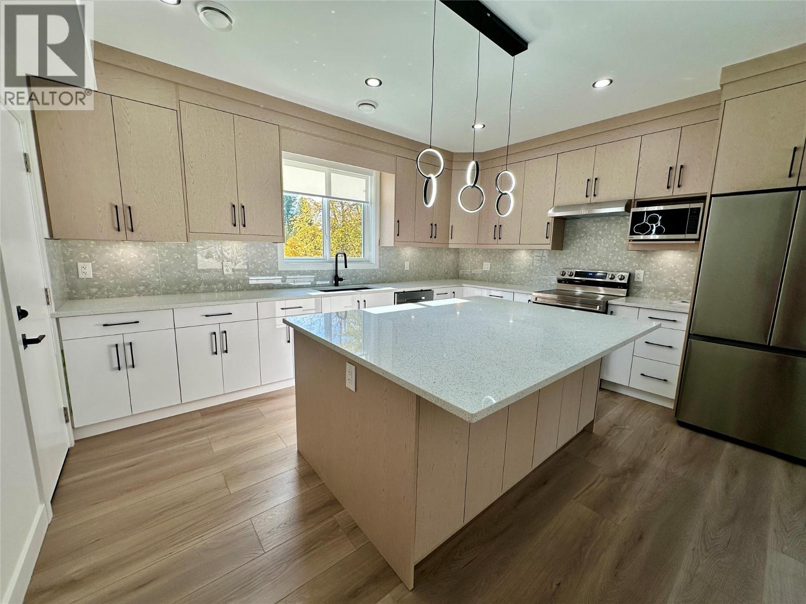 3736 Toba Road - 7