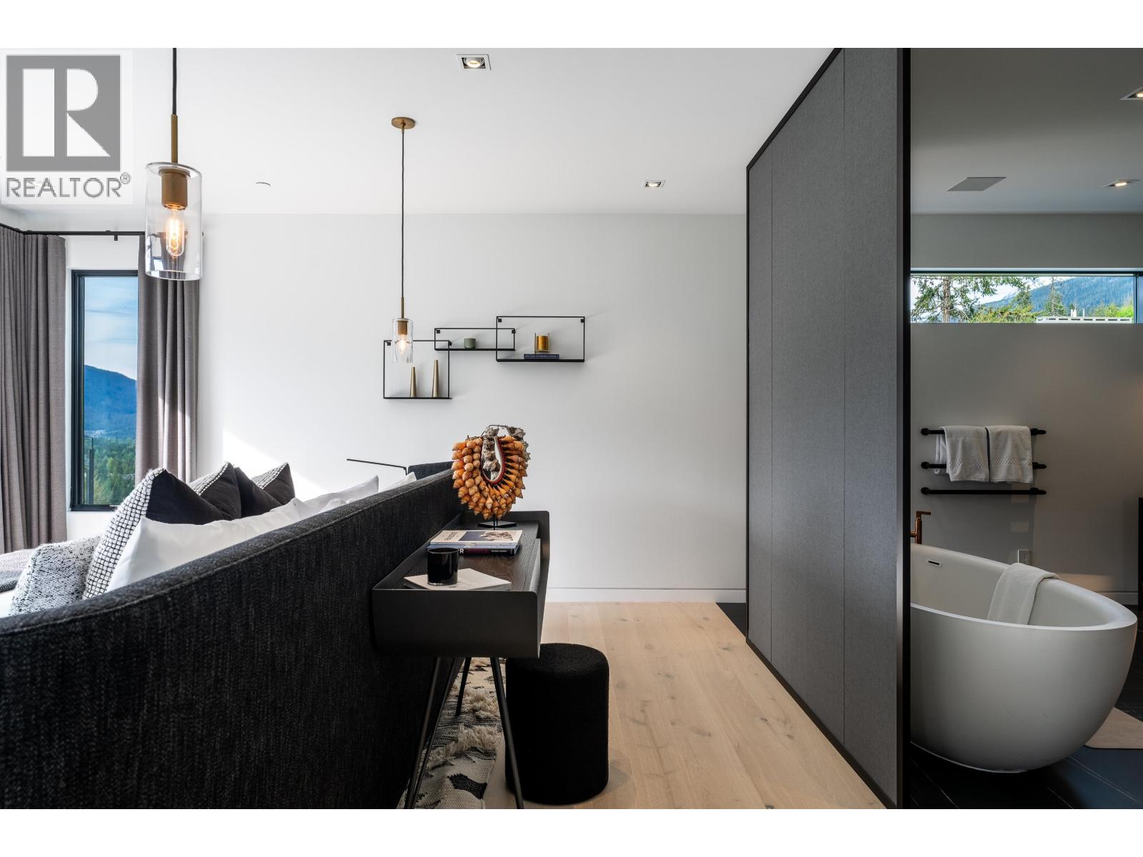 3824 SUNRIDGE DRIVE, Whistler