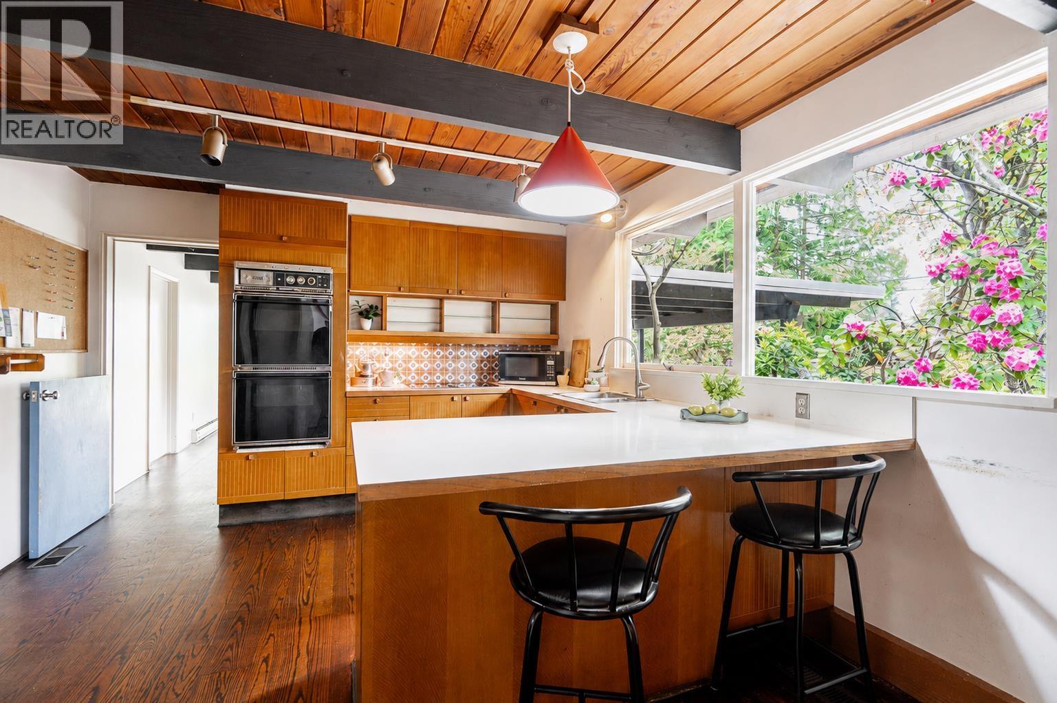 173 W OSBORNE ROAD, North Vancouver