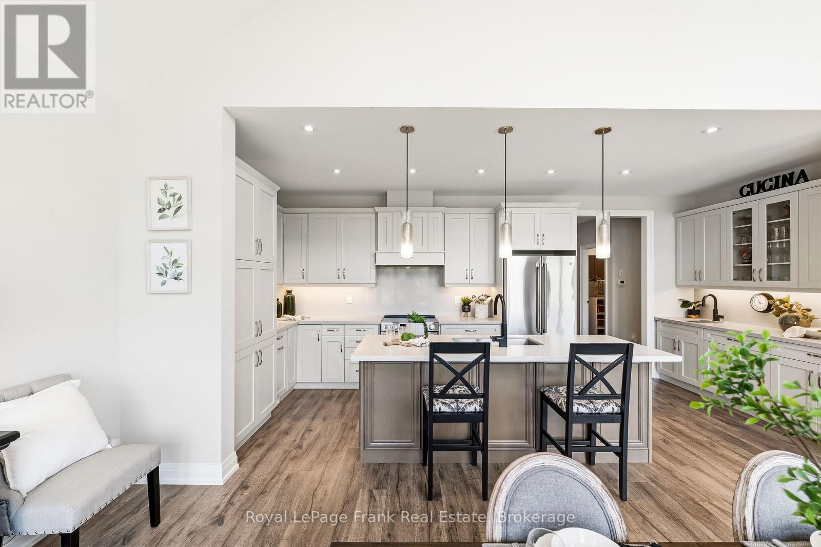 52 COULTER STREET - 23