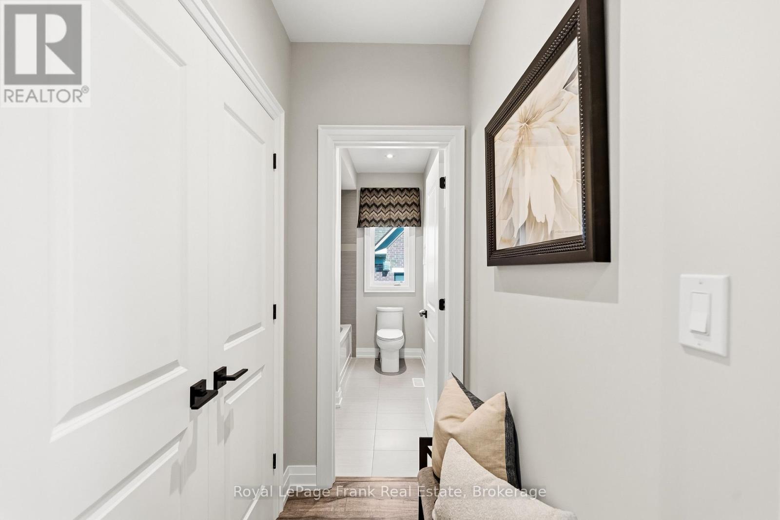 52 COULTER STREET - 27