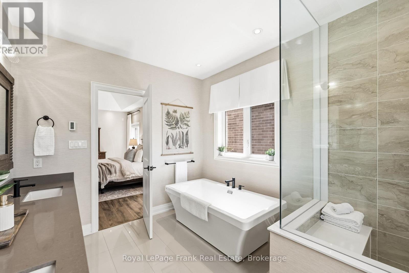 52 COULTER STREET - 35