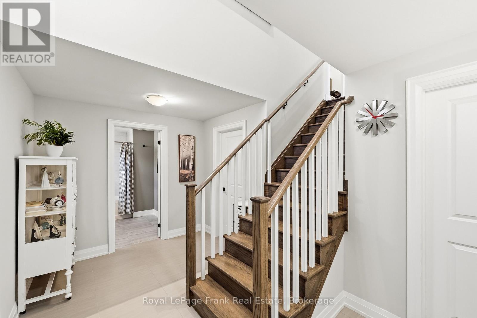 52 COULTER STREET - 40