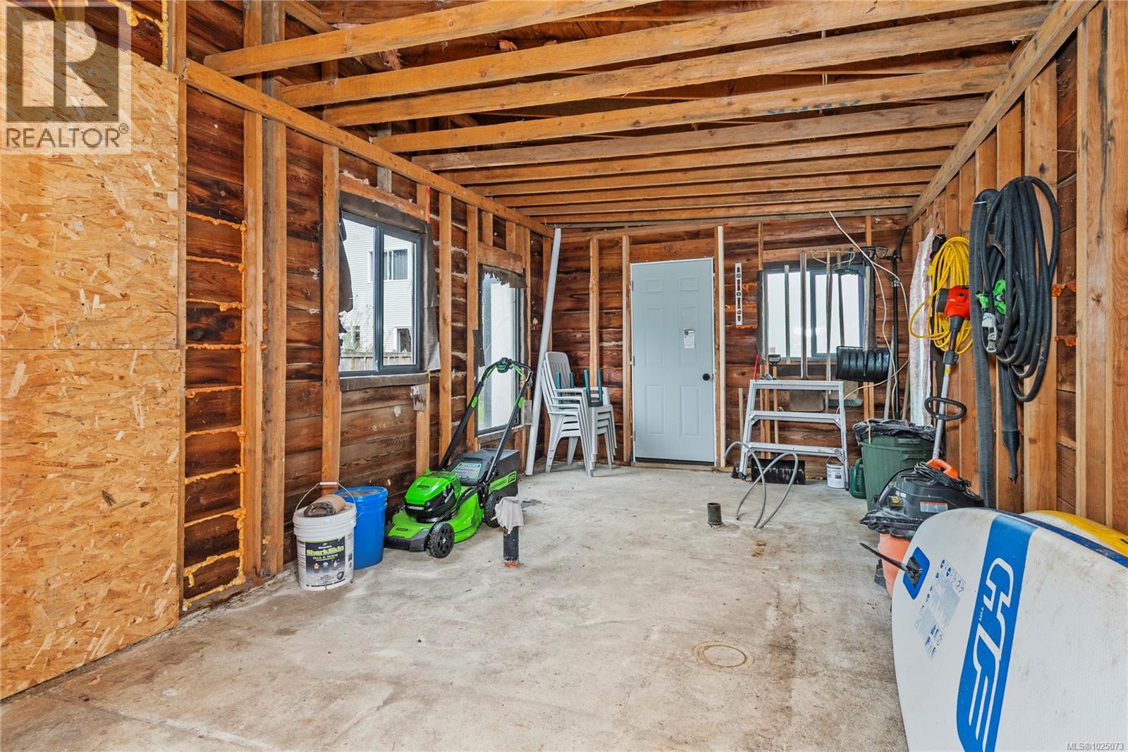 217 Larwood Rd - 43