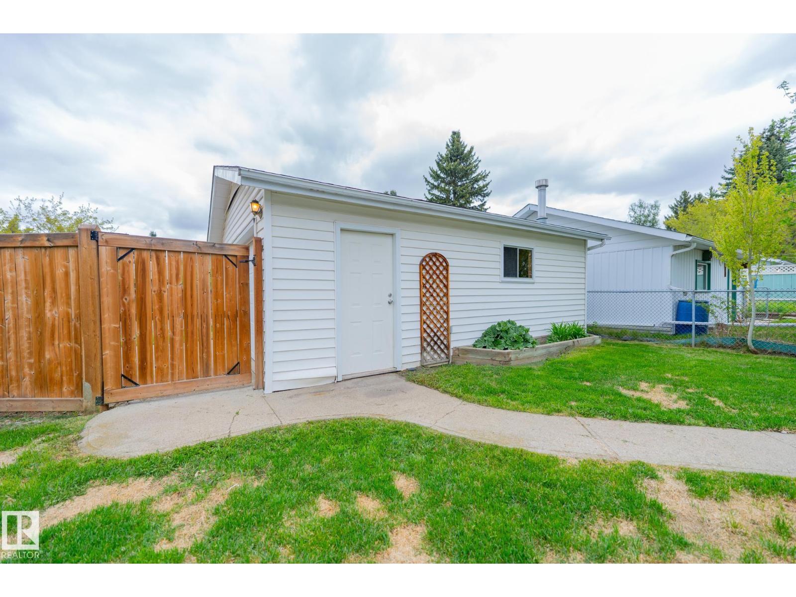14336 58A AV NW - 52