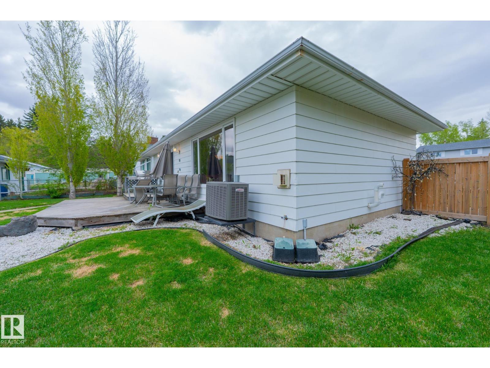14336 58A AV NW - 53