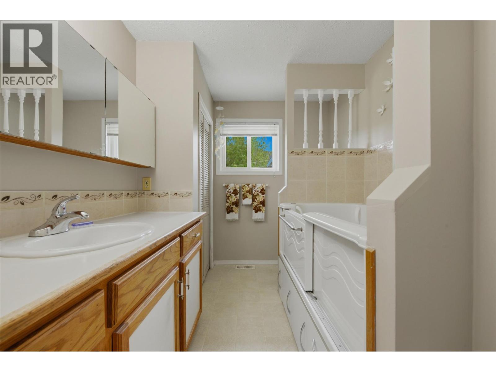 723 Eastwood Road, Lumby