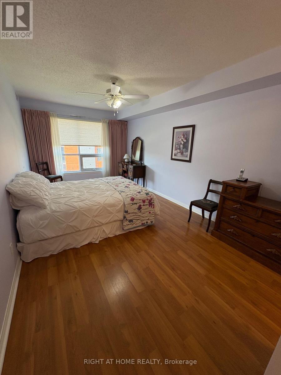 #310 90 DEAN AVENUE - 34