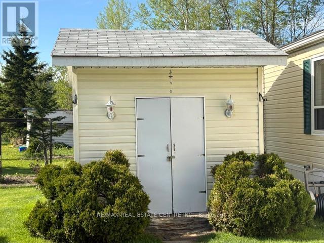 40 MAPLE GROVE VILLAGE ROAD - 31