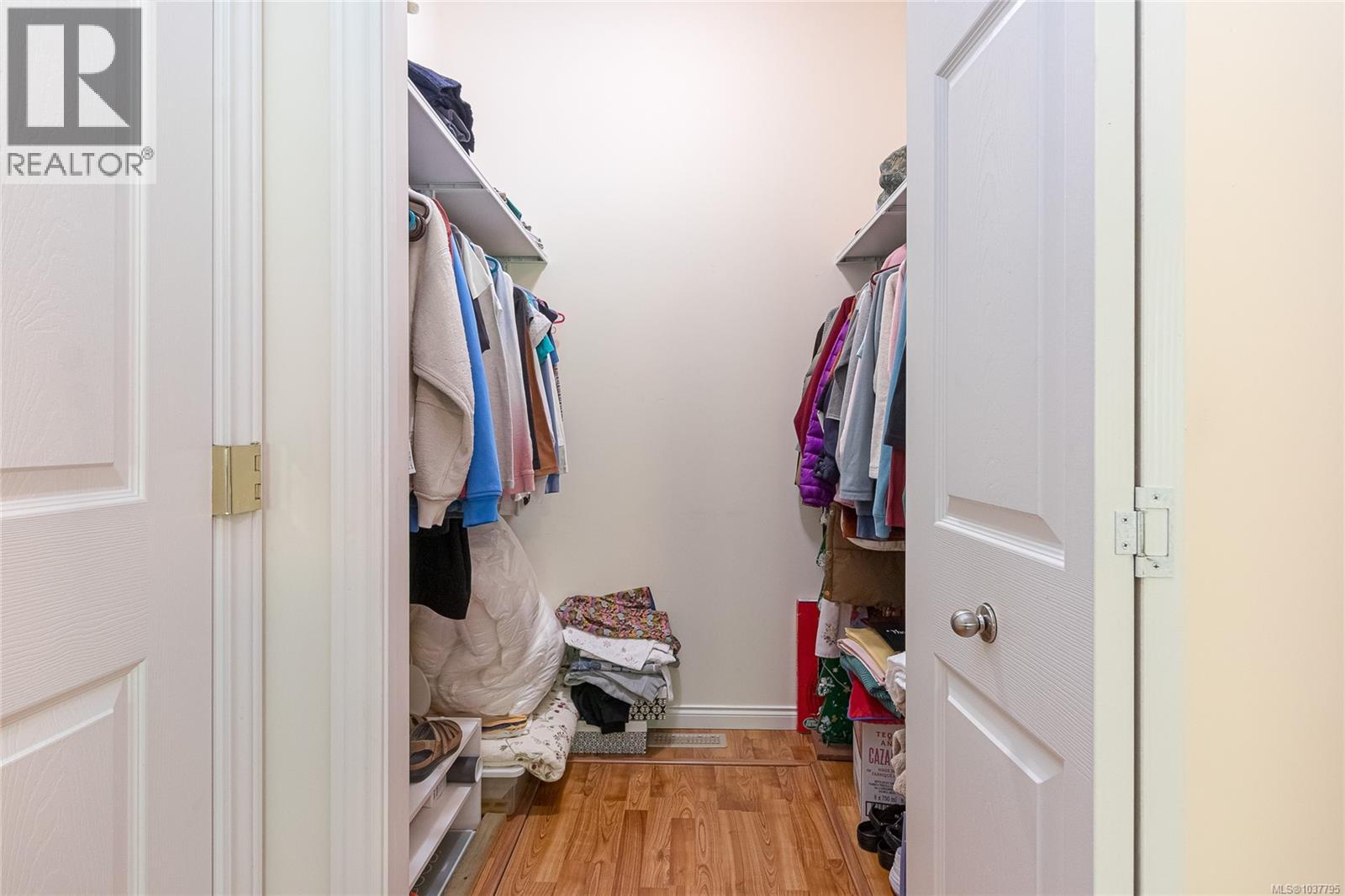 #27 631 Blenkin Ave - 14