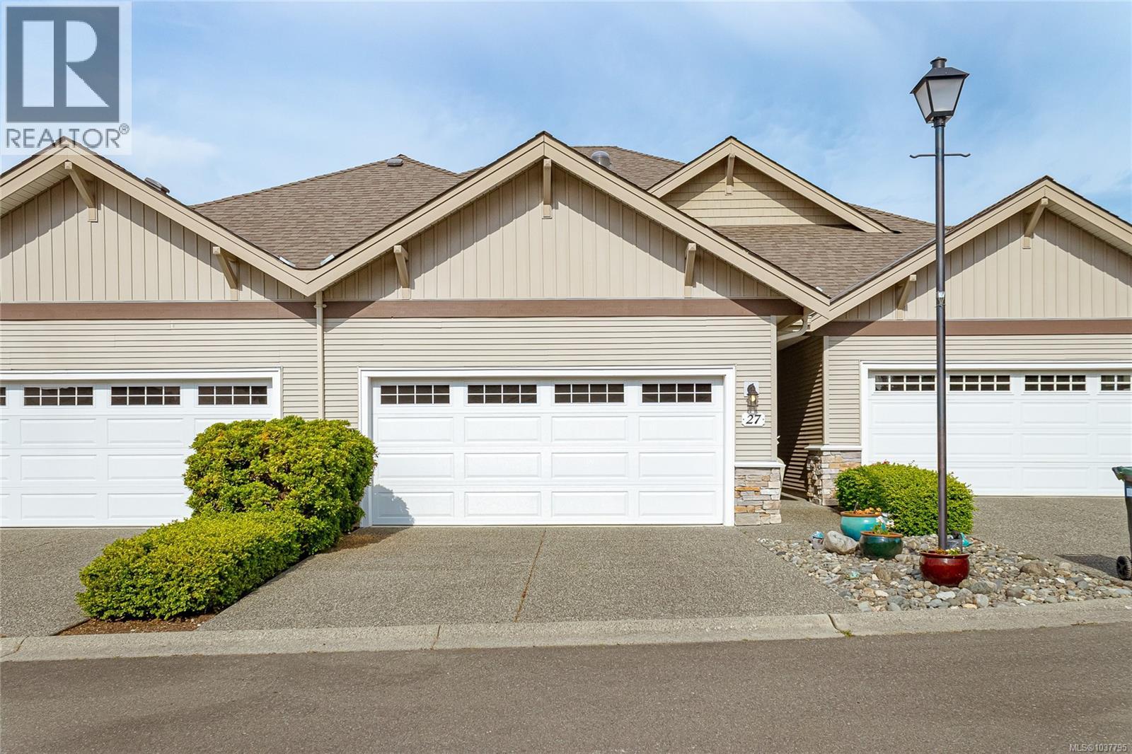 #27 631 Blenkin Ave - 23