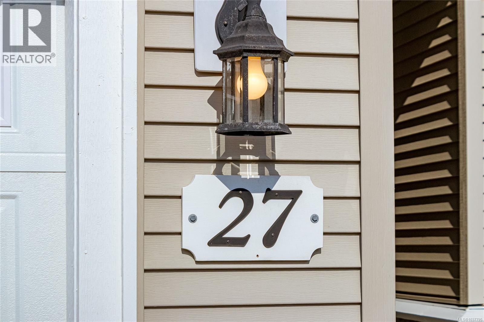#27 631 Blenkin Ave - 24