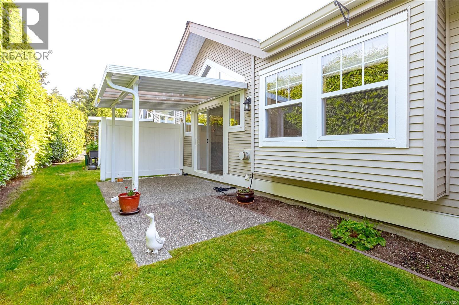 #27 631 Blenkin Ave - 28
