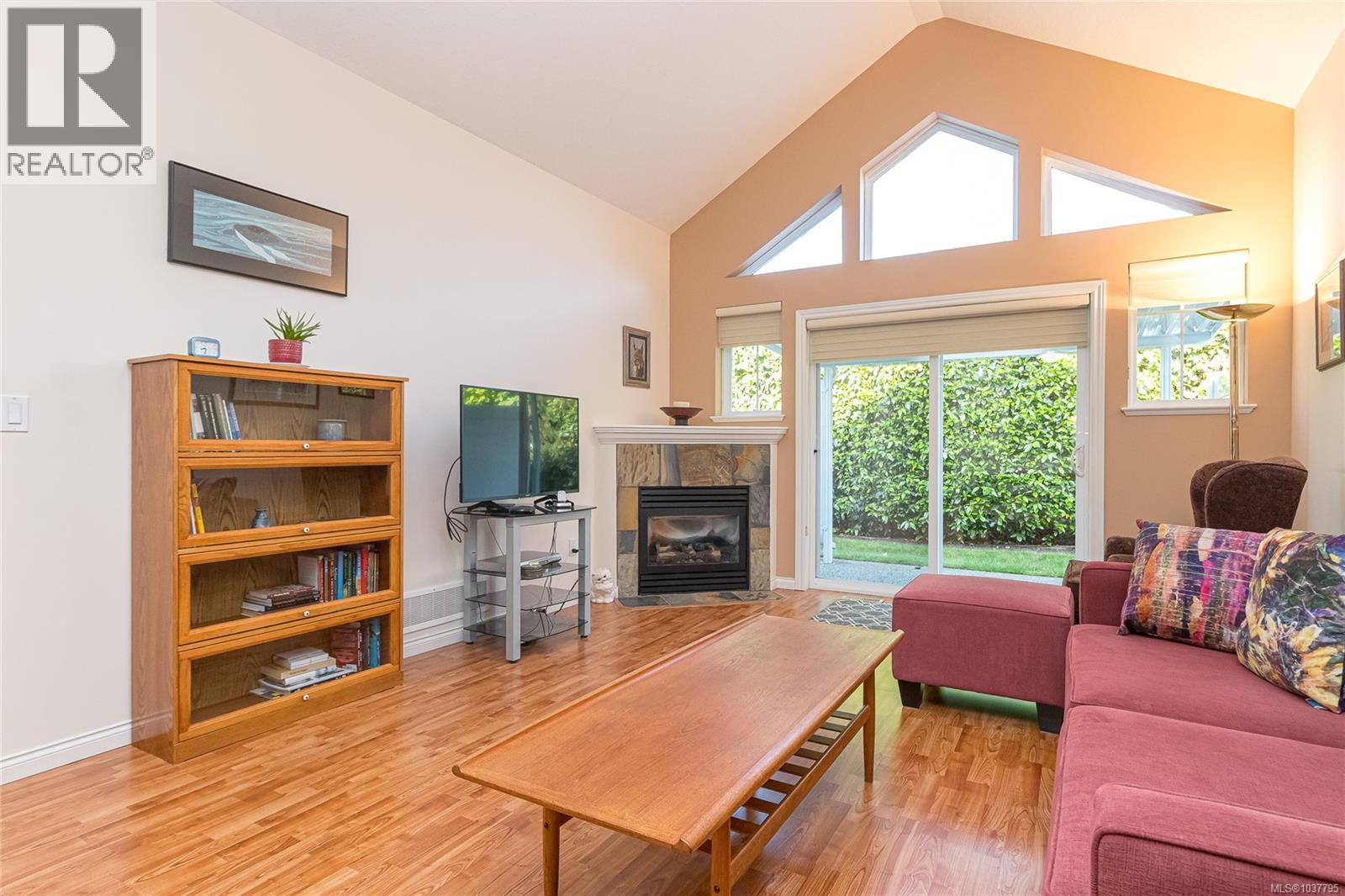 #27 631 Blenkin Ave - 6
