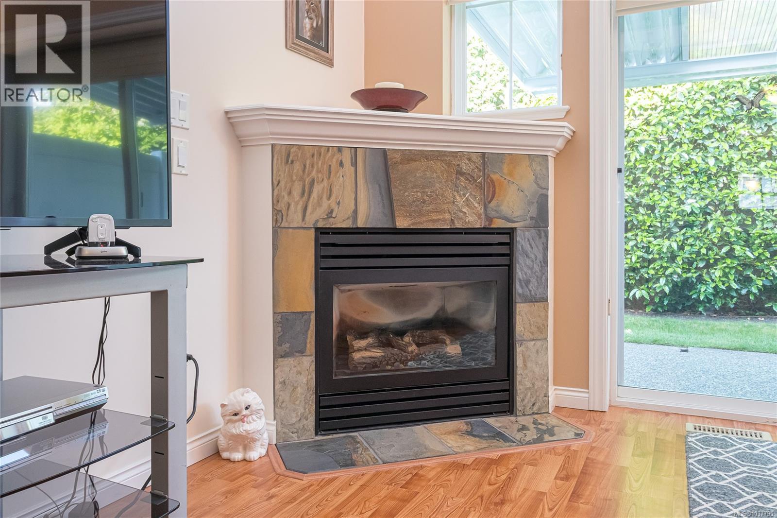 #27 631 Blenkin Ave - 7
