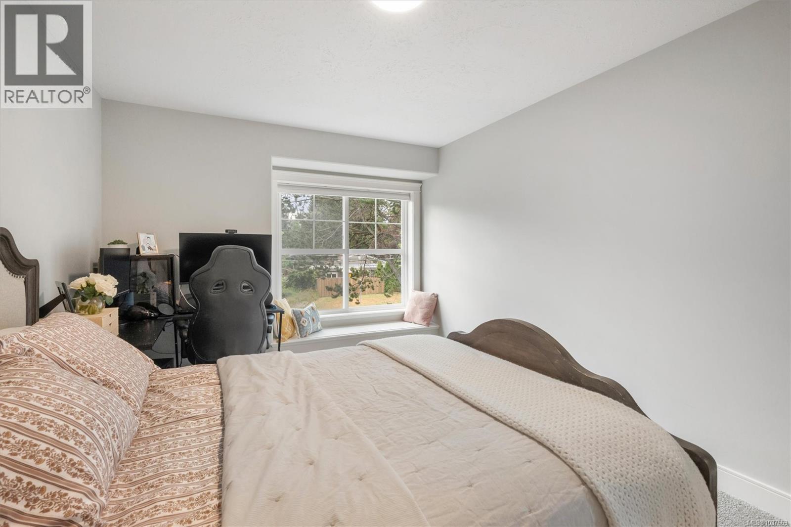 B 240 Woods Ave, Courtenay