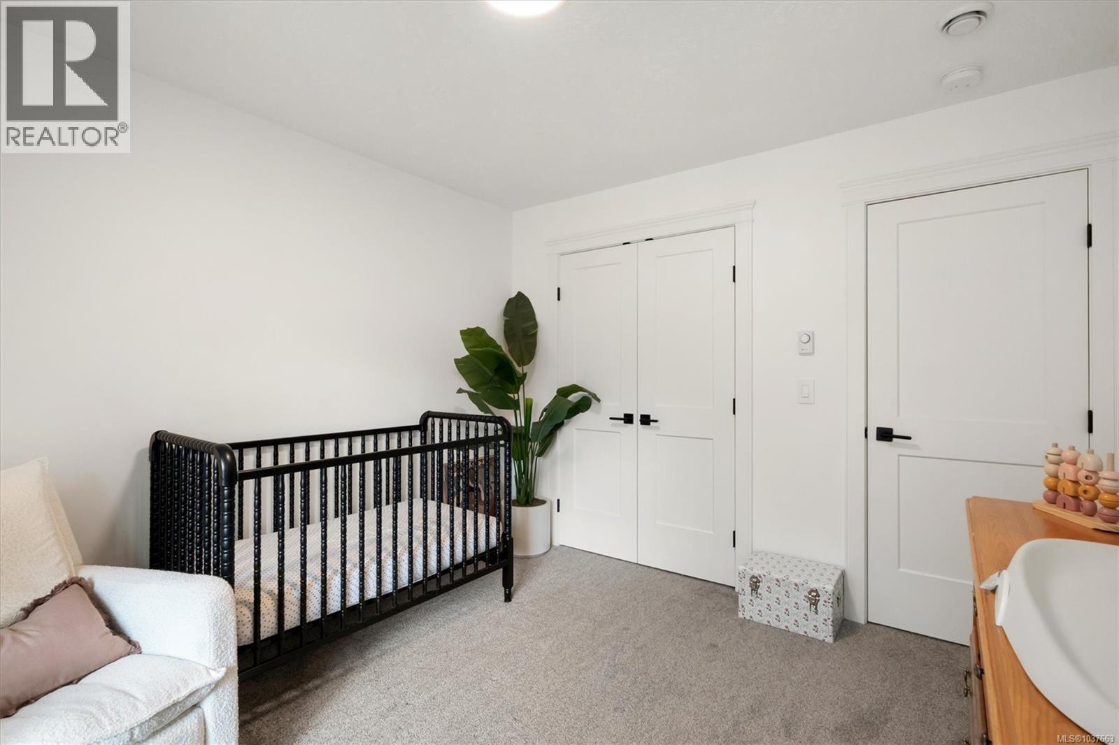 B 240 Woods Ave, Courtenay