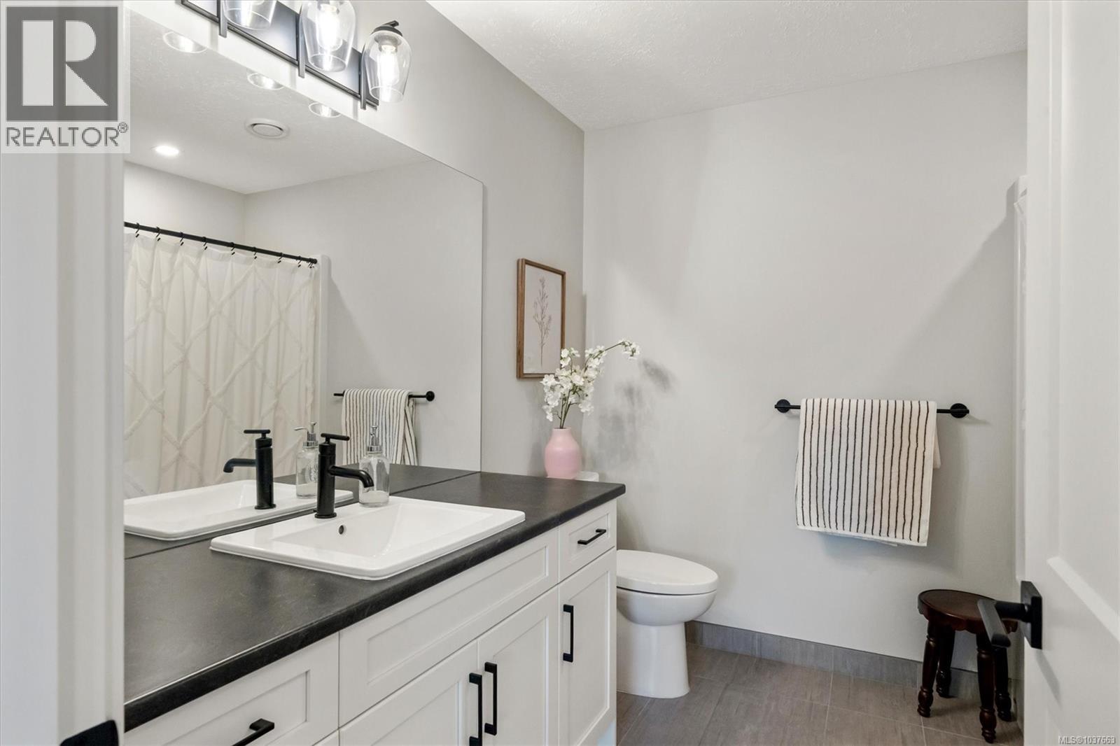 #B 240 Woods Ave - 34