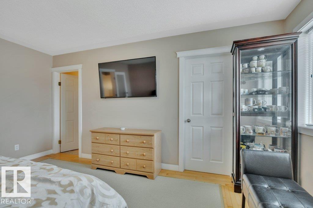 10632 180 AV NW - 24