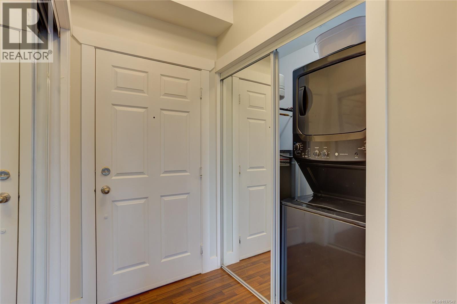 #203 11 Buller St - 29