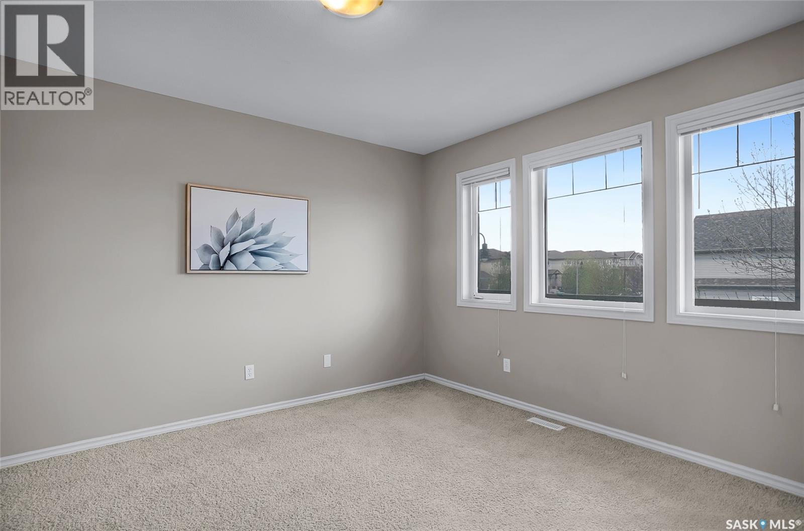 #311 415 Lynd CRESCENT - 13
