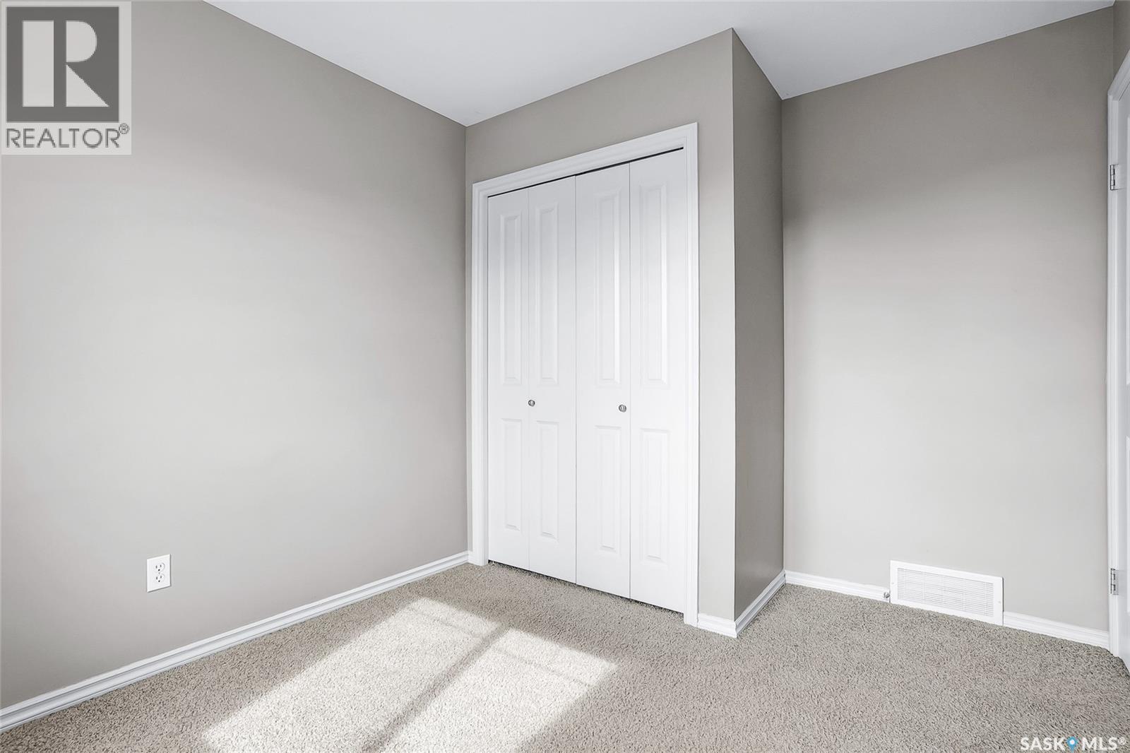 #311 415 Lynd CRESCENT - 20