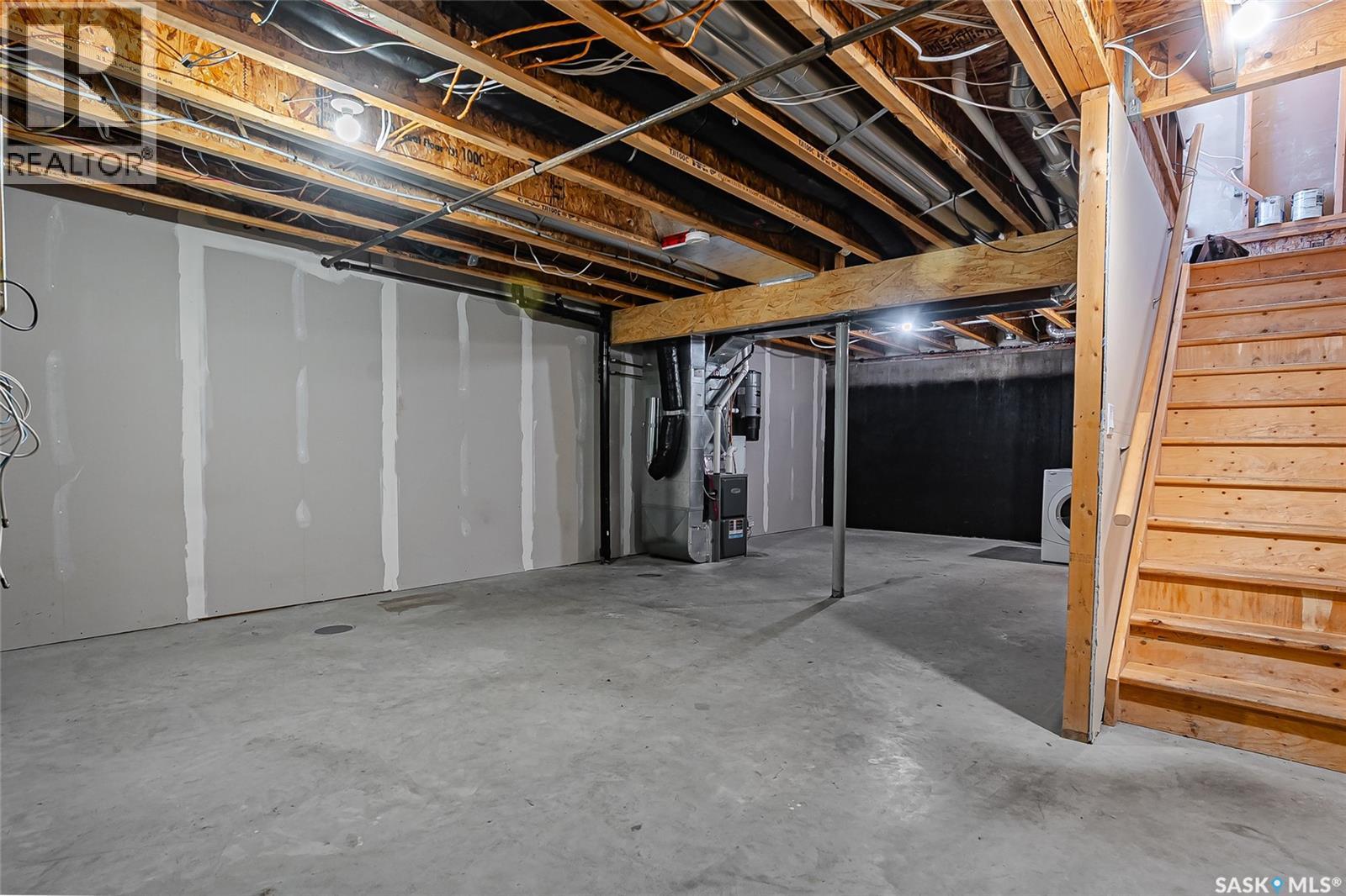 #311 415 Lynd CRESCENT - 22