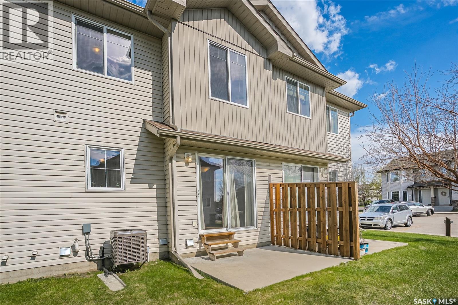 #311 415 Lynd CRESCENT - 28