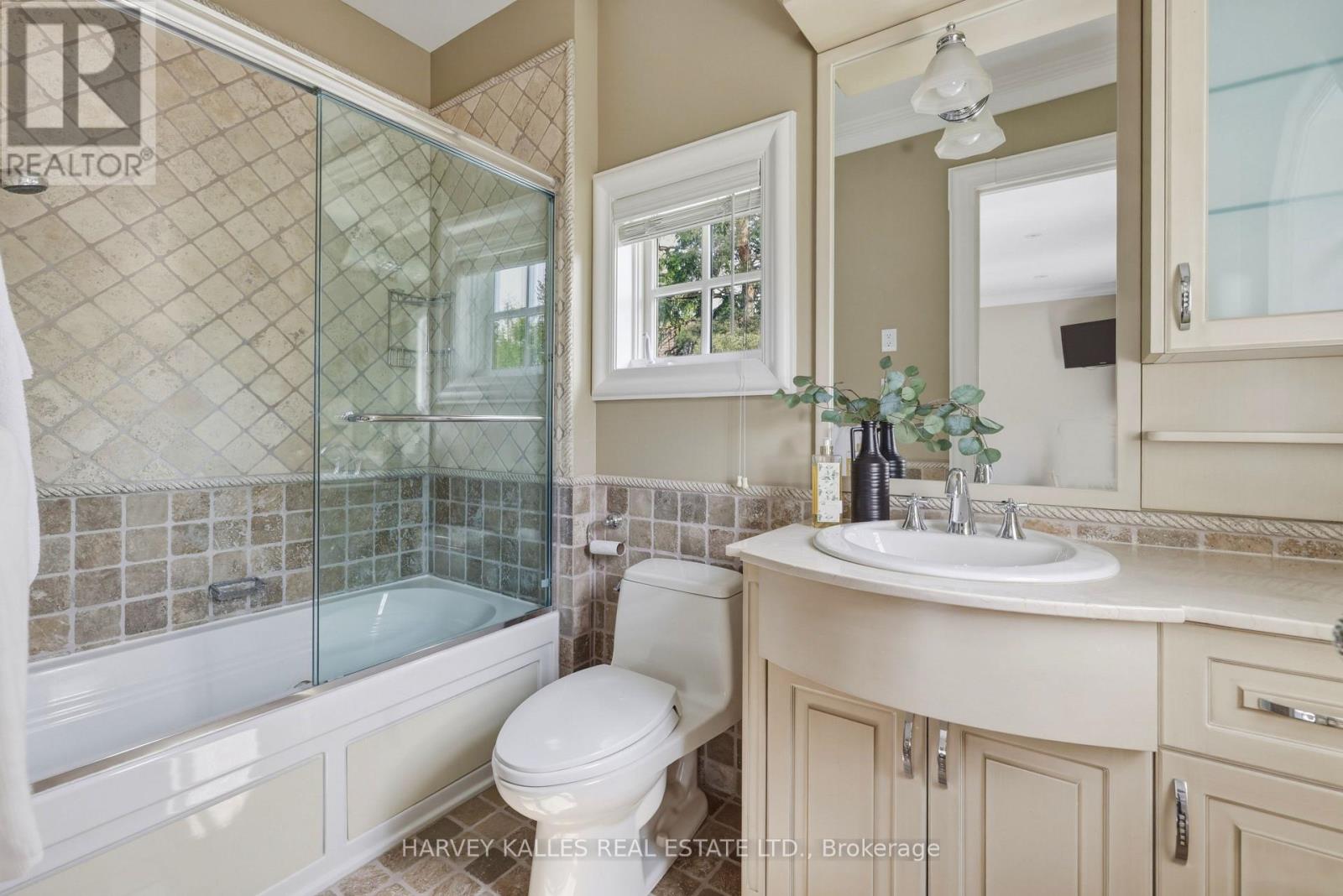 11 DOON ROAD - 36